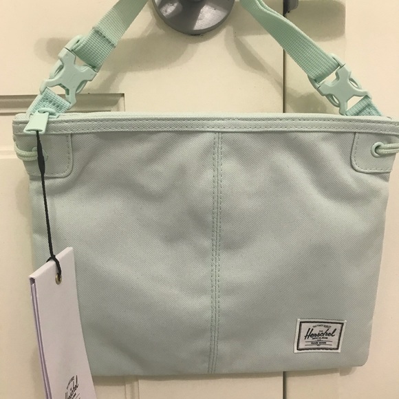 Brand new Herschel Adler Bag in Glacier - Picture 8 of 8